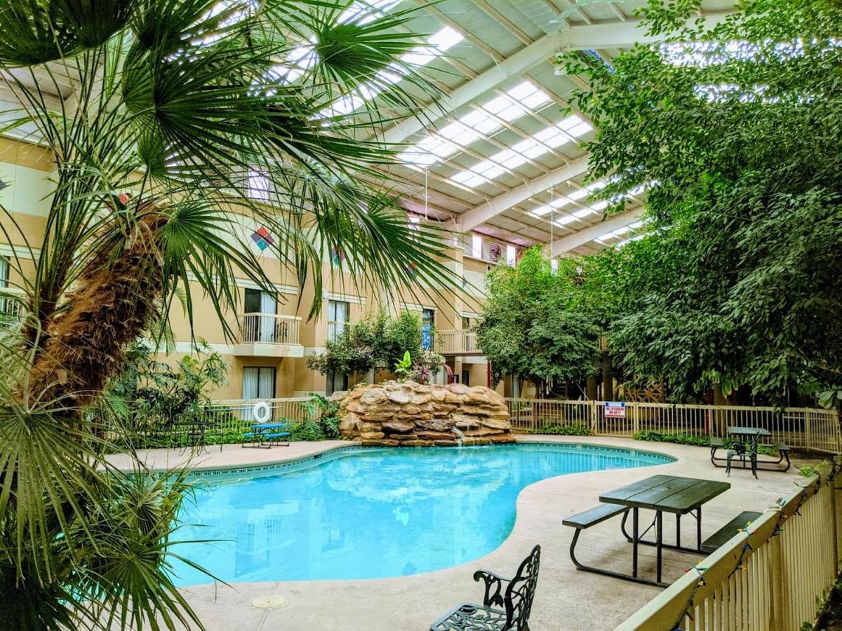 Atrium Inn Fort Stockton Exterior photo